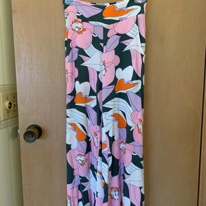 Ava Sky Retro Orchid in pant Thea